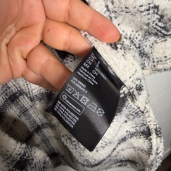 H&M Womens Jacket Size S Plaid White Black Shacket Button Front Oversized - Picture 4 of 12